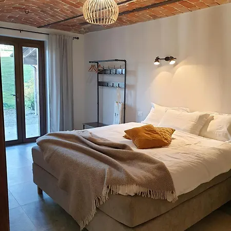 Bella Collina アパート